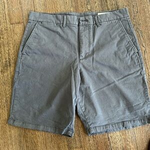 Men’s Gap 10” Grey Kahki Shorts